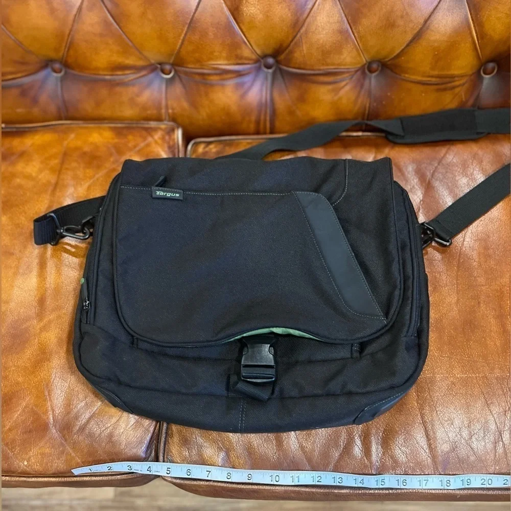 Targus laptop bag in GUC